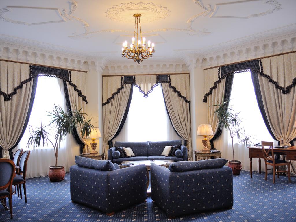 Grand Hotel Ukraine Dnipro Extérieur photo