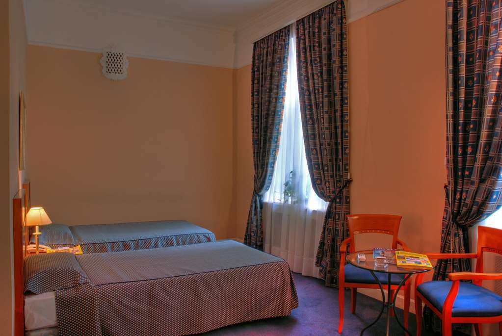 Grand Hotel Ukraine Dnipro Chambre photo