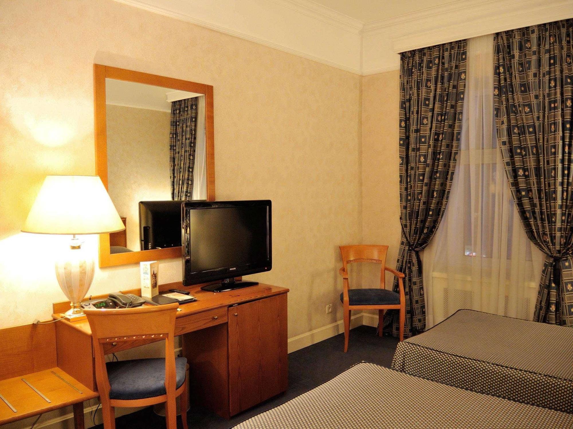 Grand Hotel Ukraine Dnipro Extérieur photo