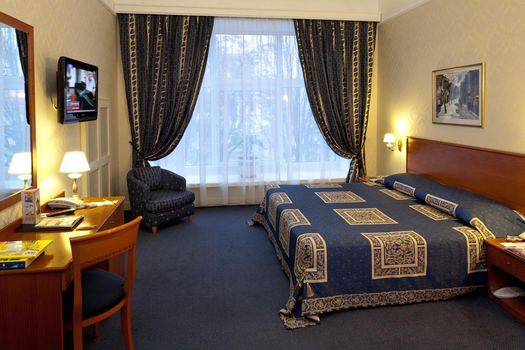 Grand Hotel Ukraine Dnipro Extérieur photo